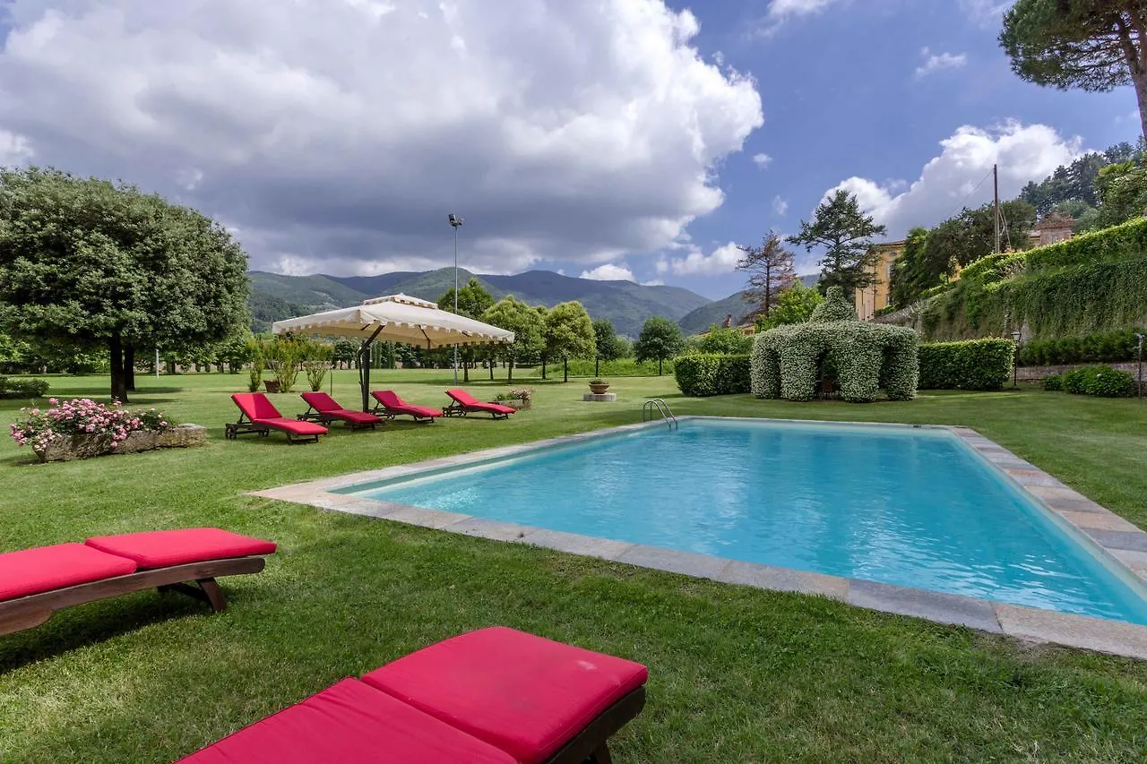 La Dimora Dell'Inventore Luxury B&B Capannori 0*,